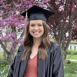 Meet your Posher, Alyssa